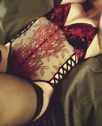 , 20  female escort, Hamilton