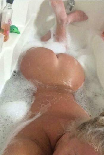 , 27  female escort, Hamilton