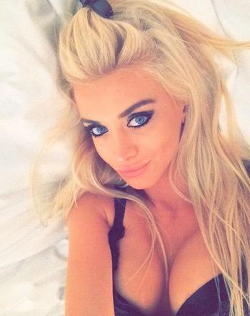 , 24  female escort, Hamilton