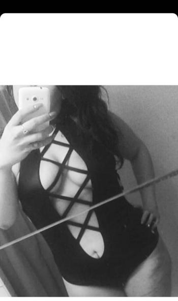 Nikki, 24 Mixed female escort, Hamilton