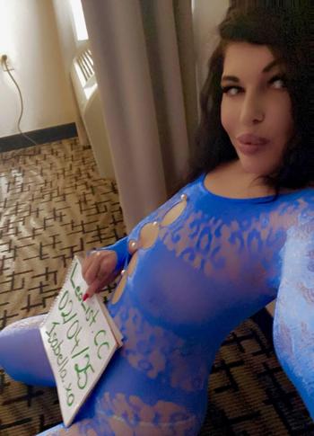 Isabella.xo, 28 Caucasian/White female escort, Hamilton